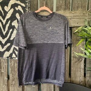 Nike Men’s Two-Tone Heathered Short Sleeve Shirt - Black/Gray